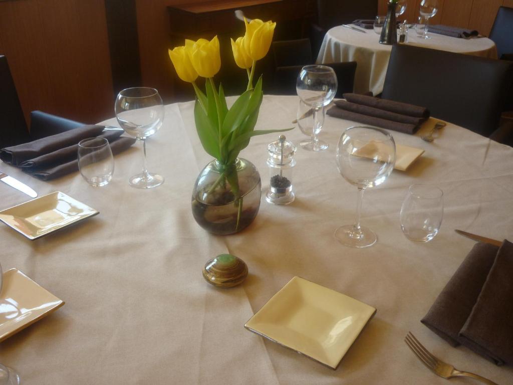 Logis Hotel Le Relais Du Serre Dieulefit Zewnętrze zdjęcie